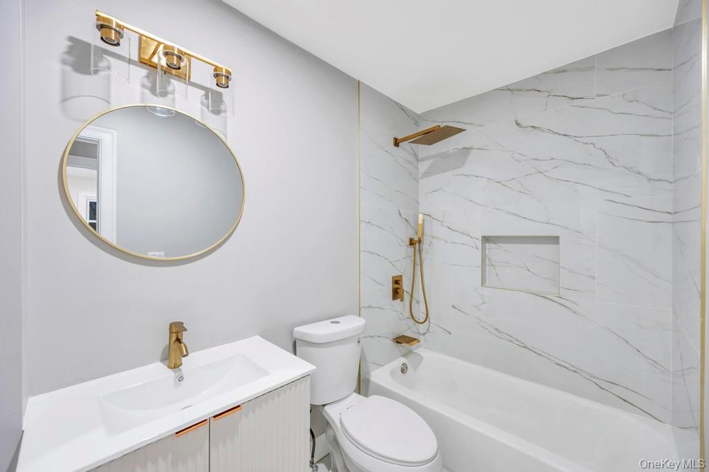 27 Ash Street Central Islip Central Islip, NY 11722