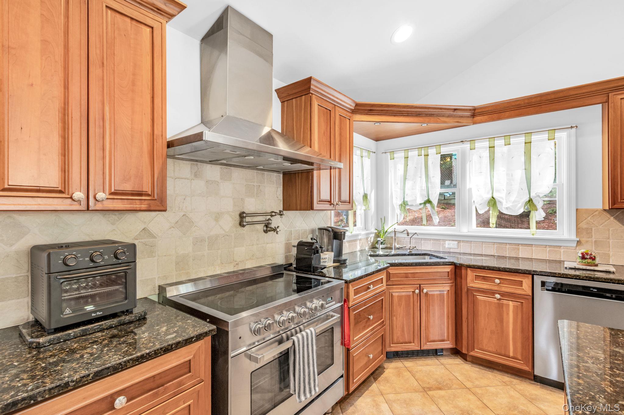 34 Steiner Drive Out of NYC Mahopac, NY 10541