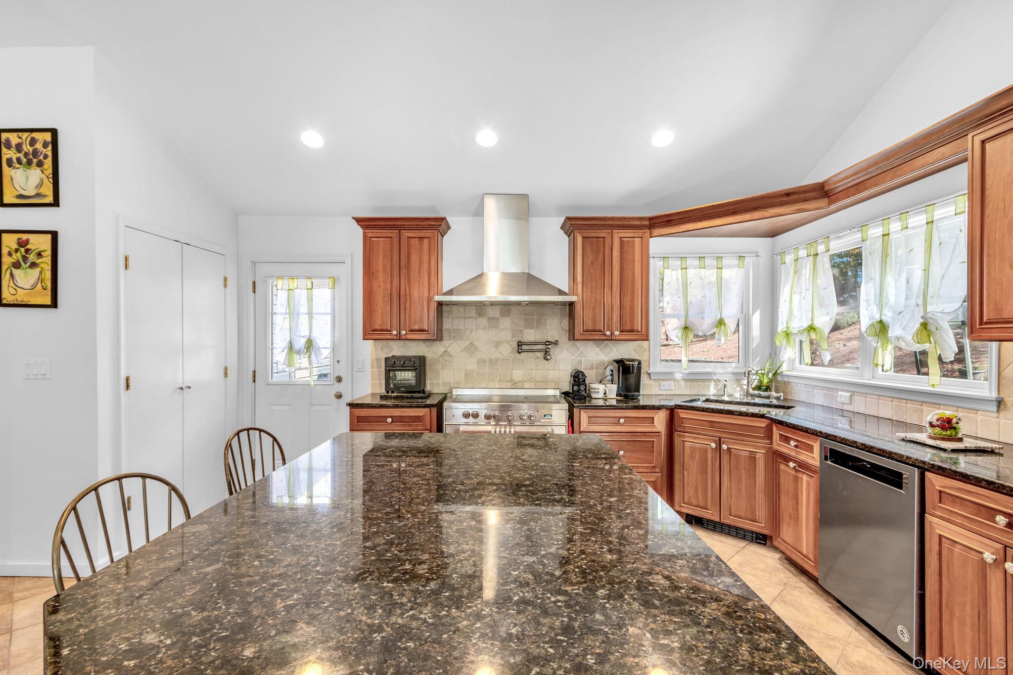 34 Steiner Drive Out of NYC Mahopac, NY 10541