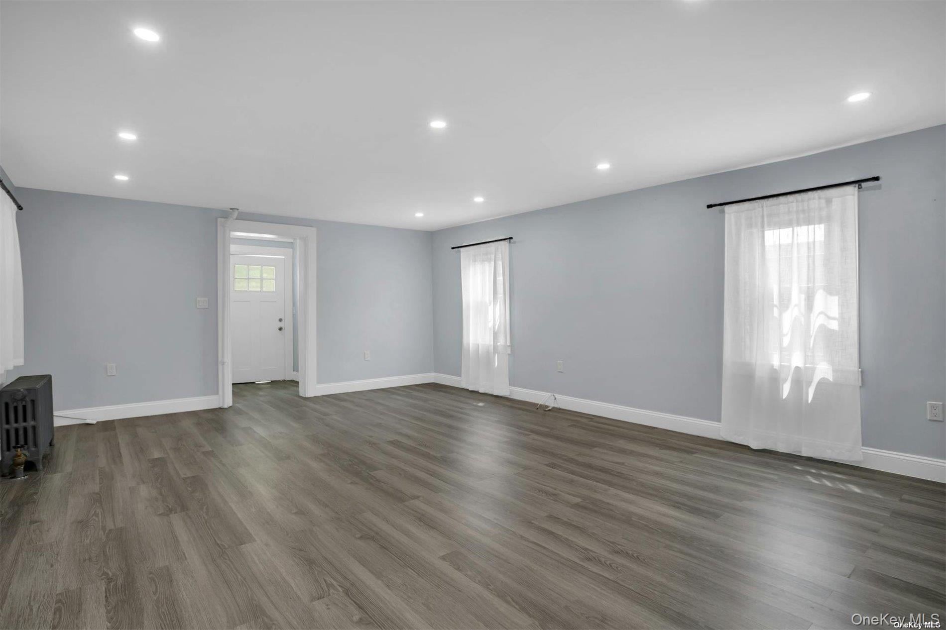 14 Maple Street Glenwood Landing Glenwood Landing, NY 11547