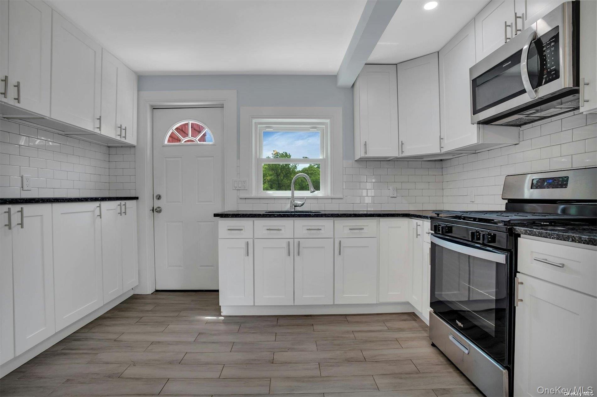 14 Maple Street Glenwood Landing Glenwood Landing, NY 11547