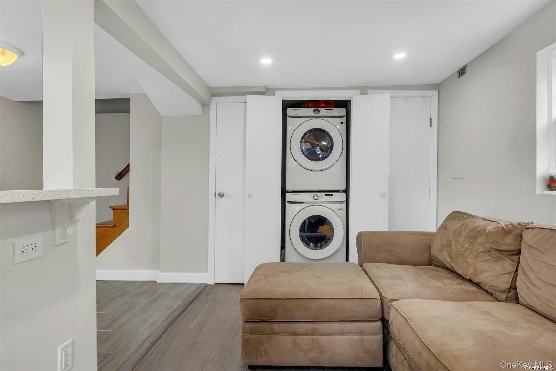 14 Maple Street Glenwood Landing Glenwood Landing, NY 11547