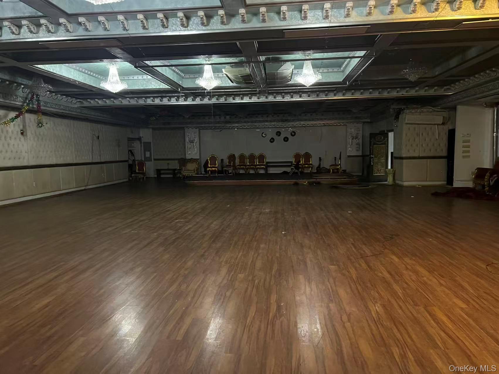 3337 Farrington Street Flushing Flushing, NY 11354