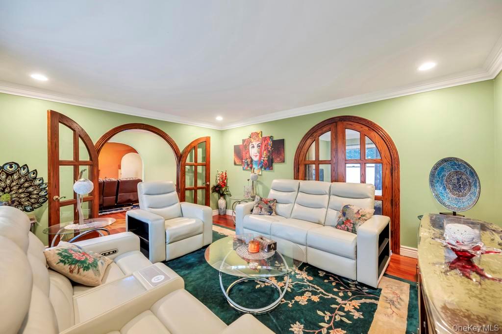 277 Clocks Boulevard East Massapequa, NY 11758