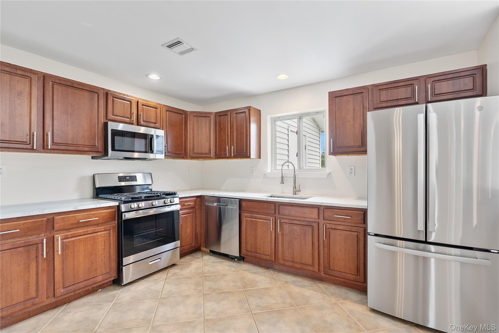 221 Tamerisk Lane Out of NYC New Windsor, NY 12553