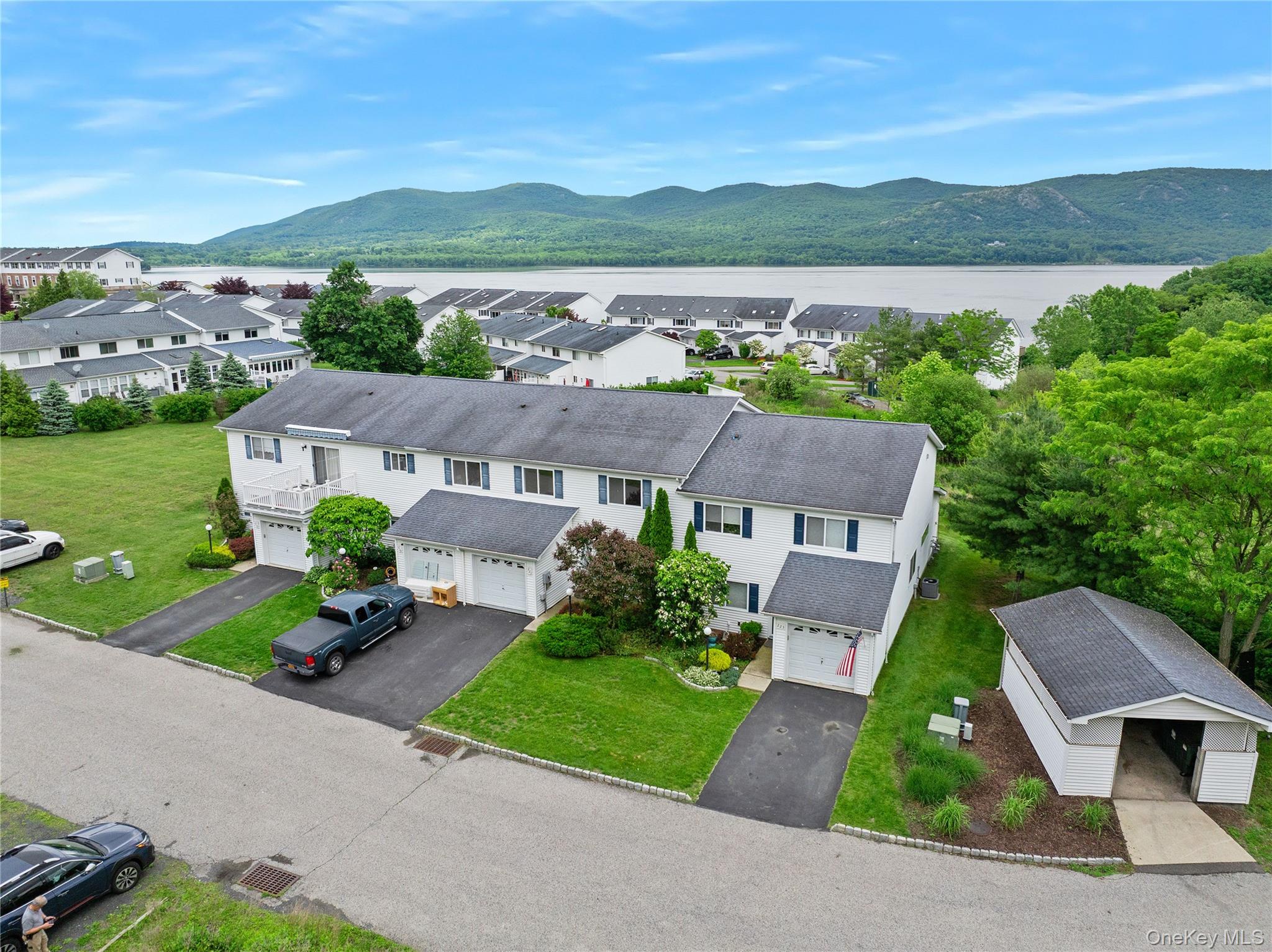 221 Tamerisk Lane Out of NYC New Windsor, NY 12553