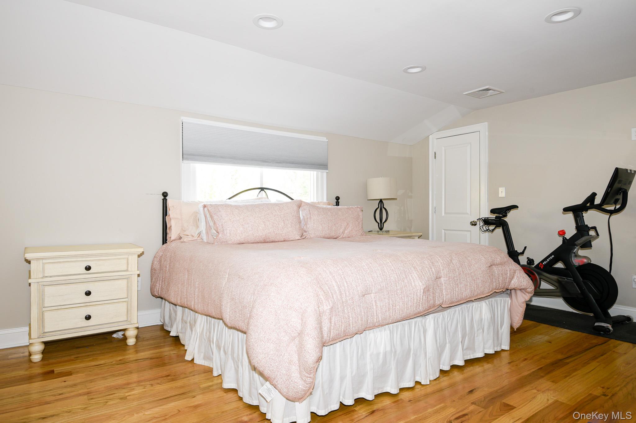 181 Friends Lane Westbury Westbury, NY 11590