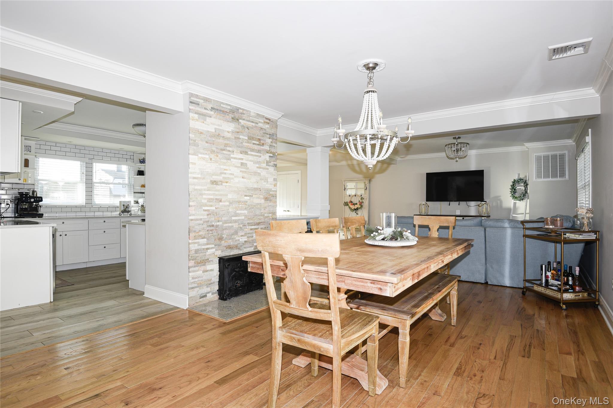 181 Friends Lane Westbury Westbury, NY 11590