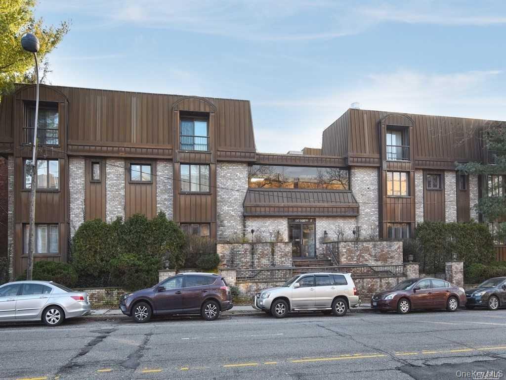 130 S Middle Neck Road 2 Great Neck Great Neck, NY 11021