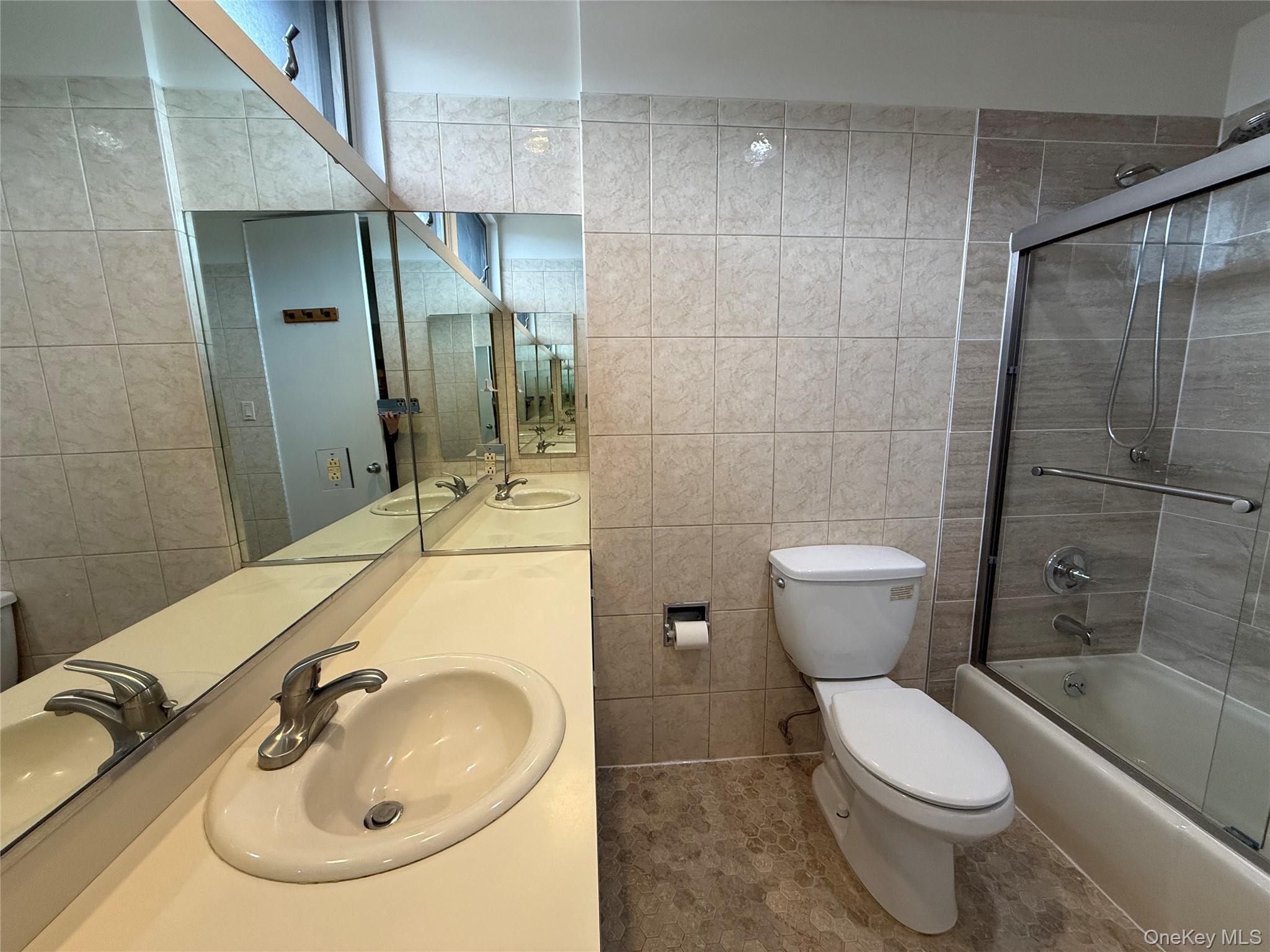 130 S Middle Neck Road 2 Great Neck Great Neck, NY 11021