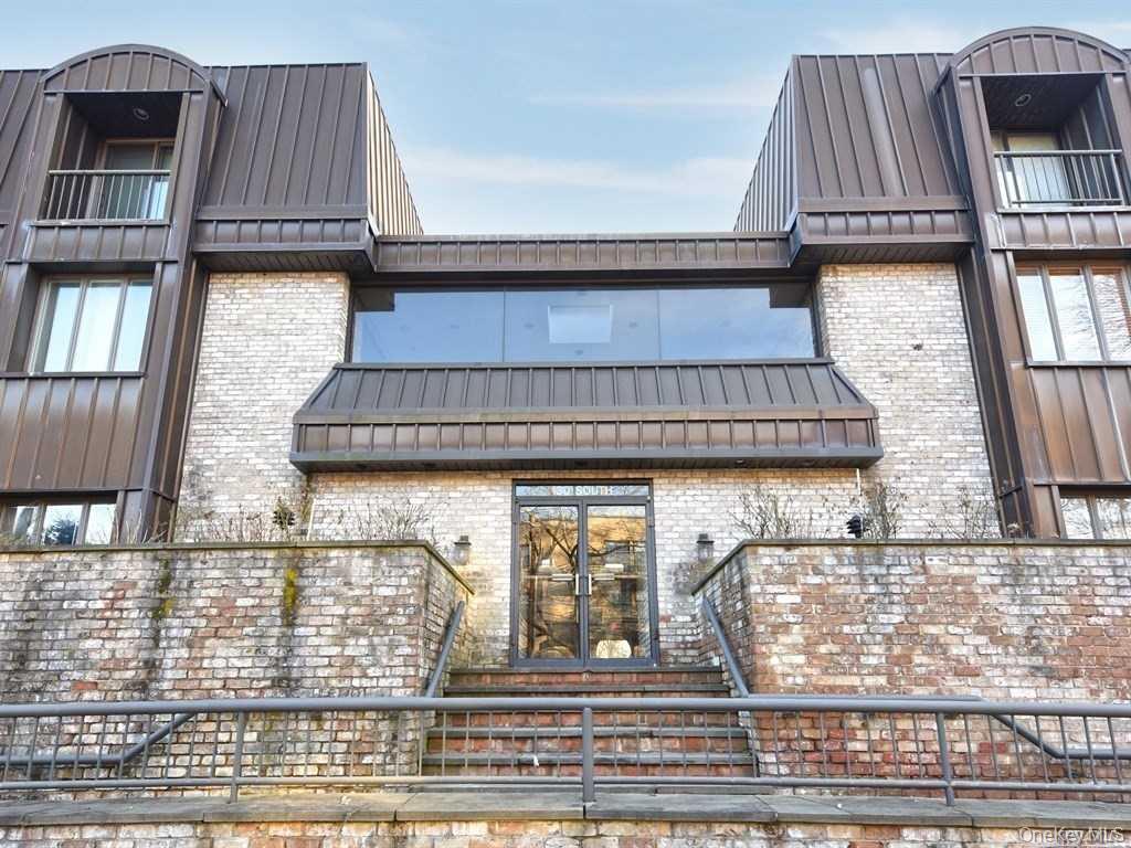 130 S Middle Neck Road 2 Great Neck Great Neck, NY 11021