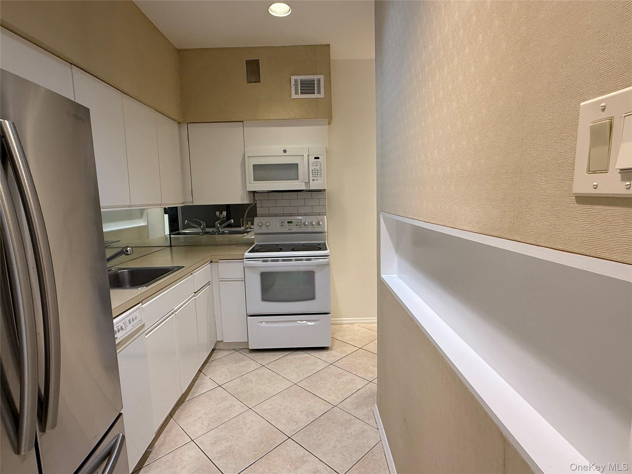 130 S Middle Neck Road 2 Great Neck Great Neck, NY 11021