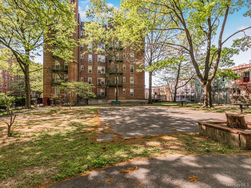 1475 Thieriot Avenue 5-N Bronx, NY 10460