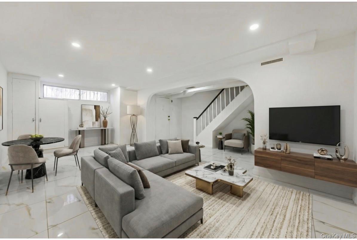 4309 Edson Avenue Bronx, NY 10466