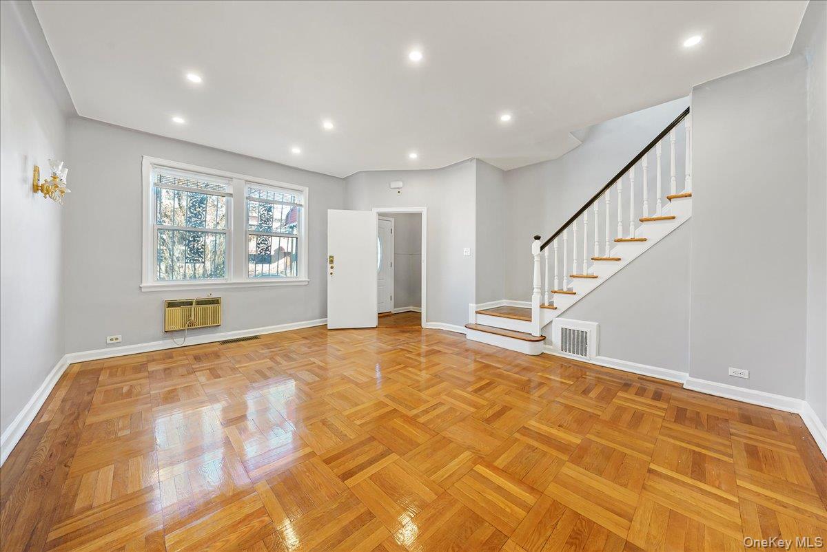 4309 Edson Avenue Bronx, NY 10466