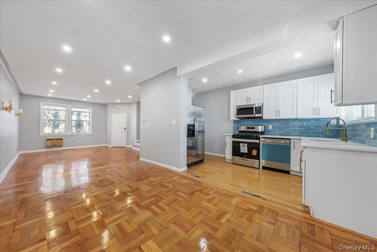 4309 Edson Avenue Bronx, NY 10466