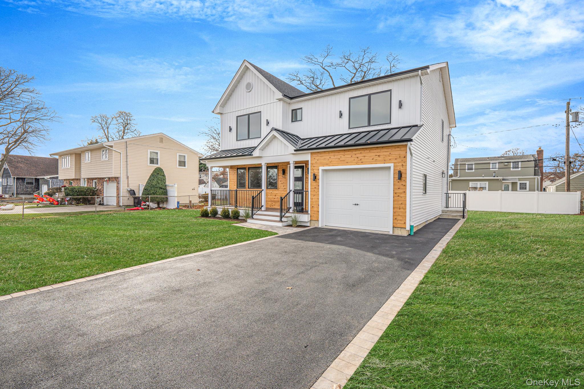 115 Riviera Parkway Lindenhurst Lindenhurst, NY 11757