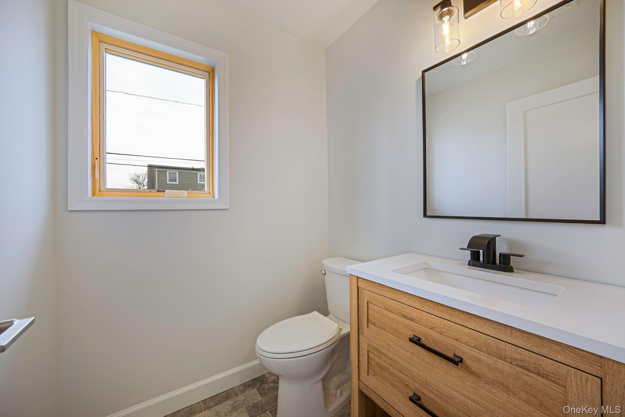 115 Riviera Parkway Lindenhurst Lindenhurst, NY 11757