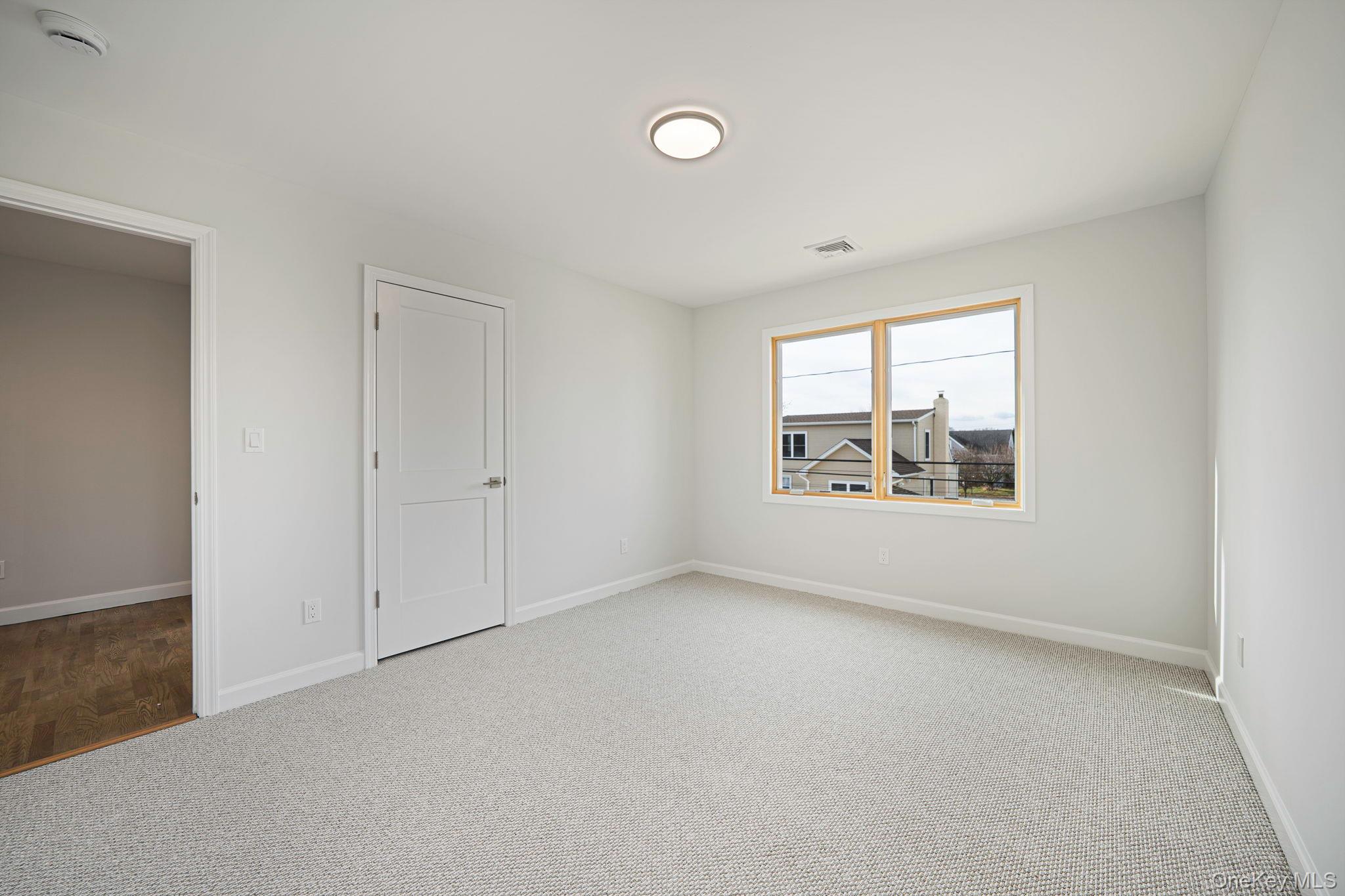 115 Riviera Parkway Lindenhurst Lindenhurst, NY 11757