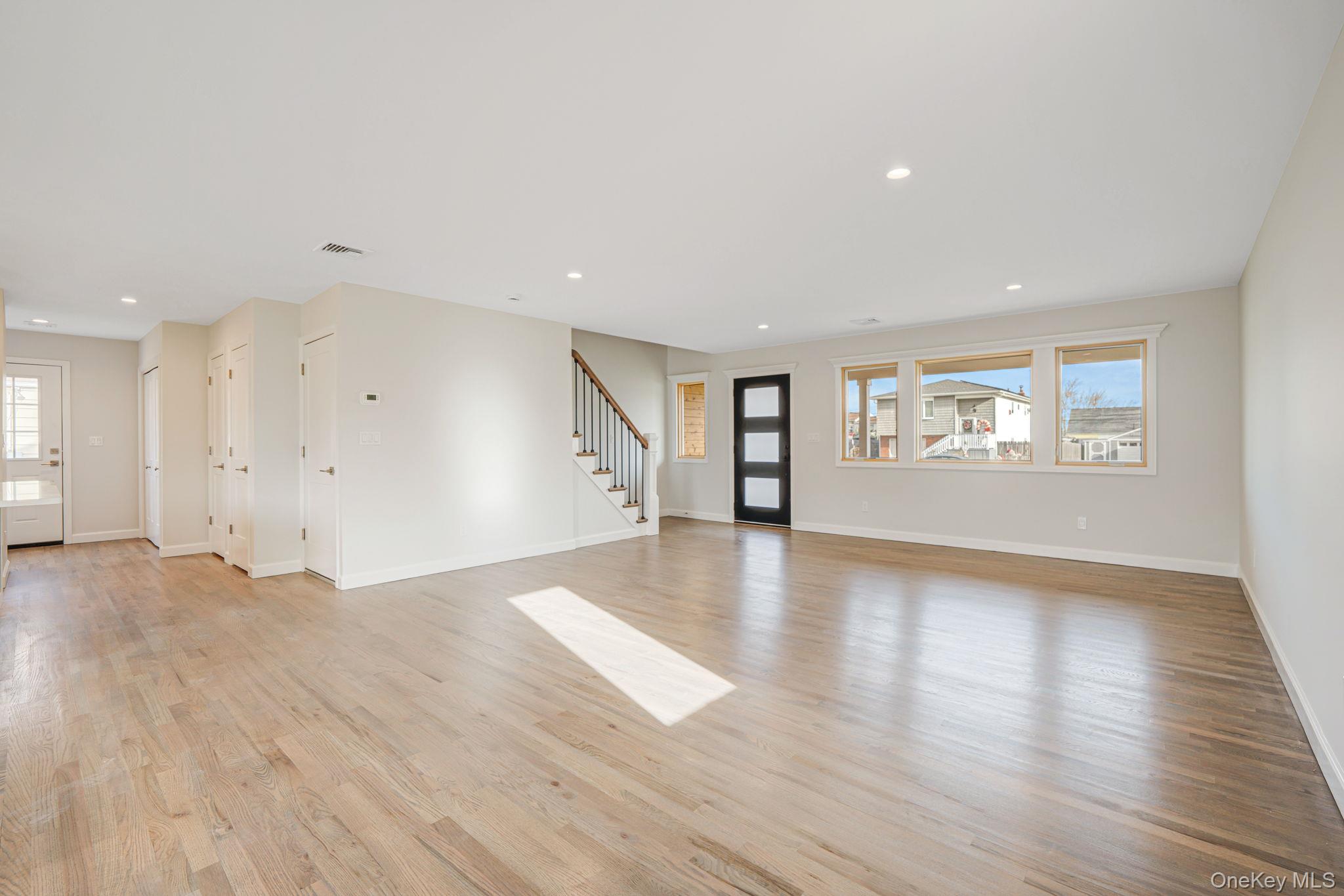 115 Riviera Parkway Lindenhurst Lindenhurst, NY 11757