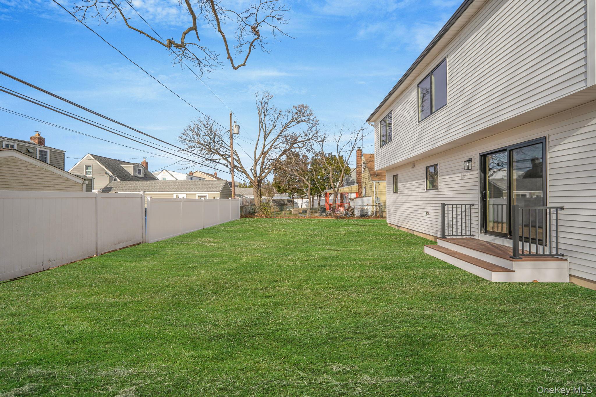 115 Riviera Parkway Lindenhurst Lindenhurst, NY 11757