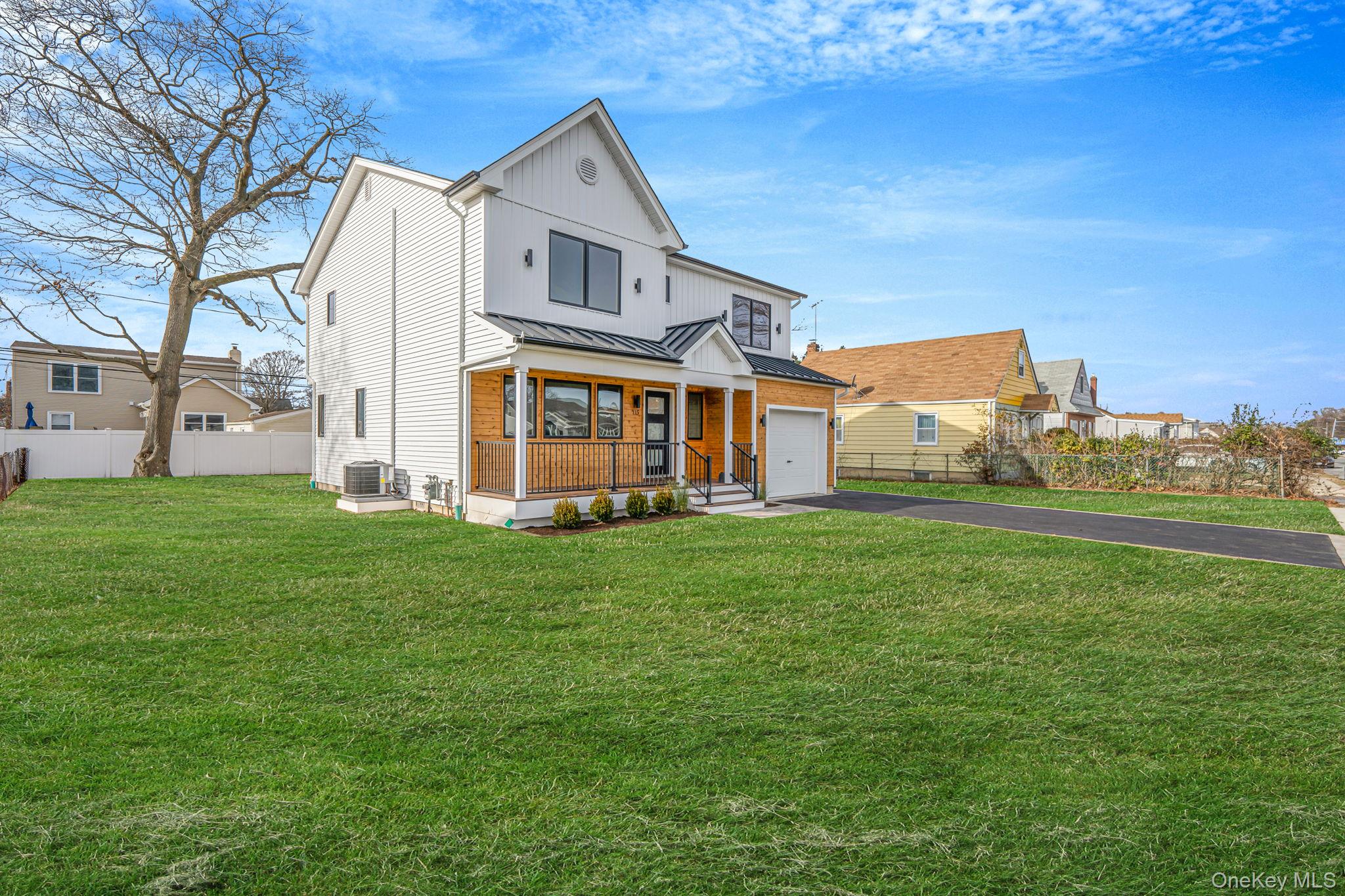 115 Riviera Parkway Lindenhurst Lindenhurst, NY 11757