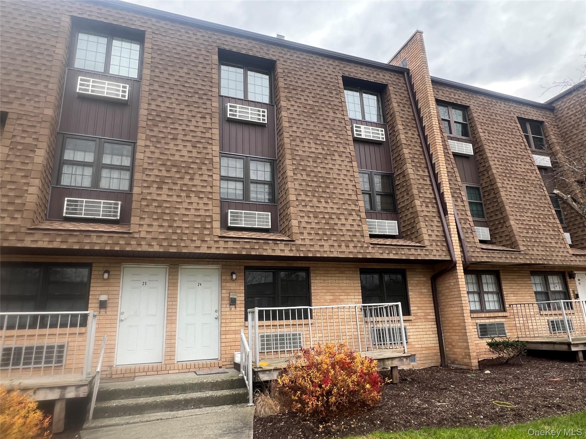 408 Carpenter Avenue 24 Out of NYC Newburgh, NY 12550
