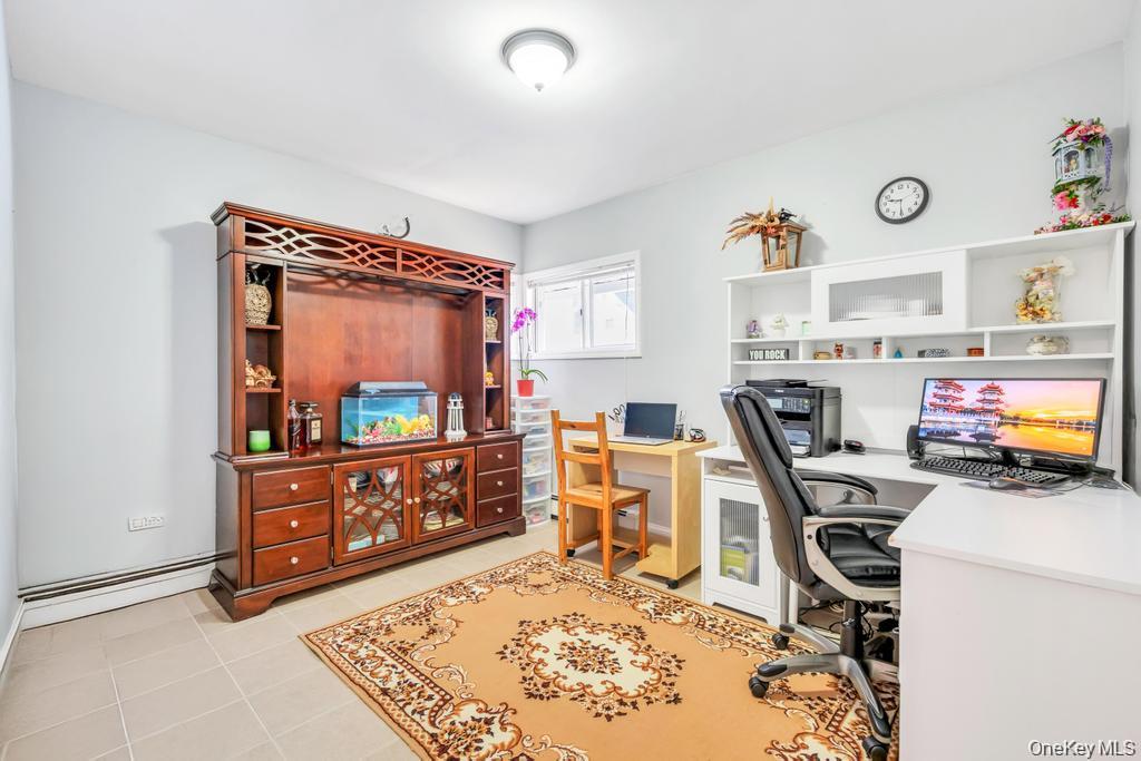 46 Hardy Lane Westbury Westbury, NY 11590