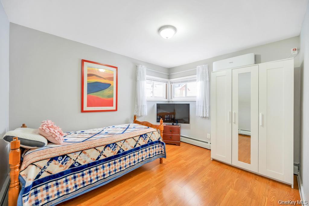 46 Hardy Lane Westbury Westbury, NY 11590