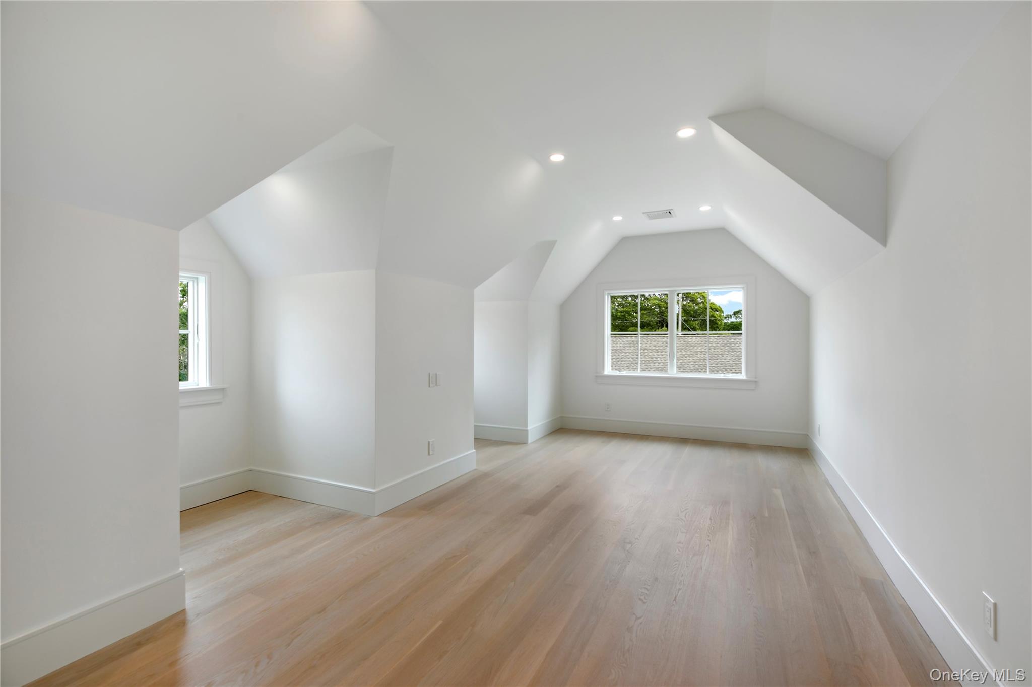 17 Happy Lane Westhampton Beach Westhampton Beach, NY 11978