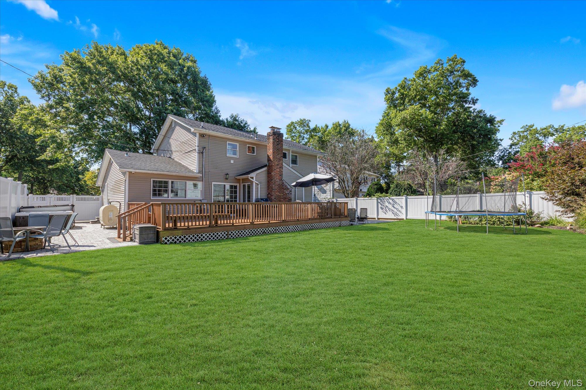 702 10th Avenue East Northport, NY 11731