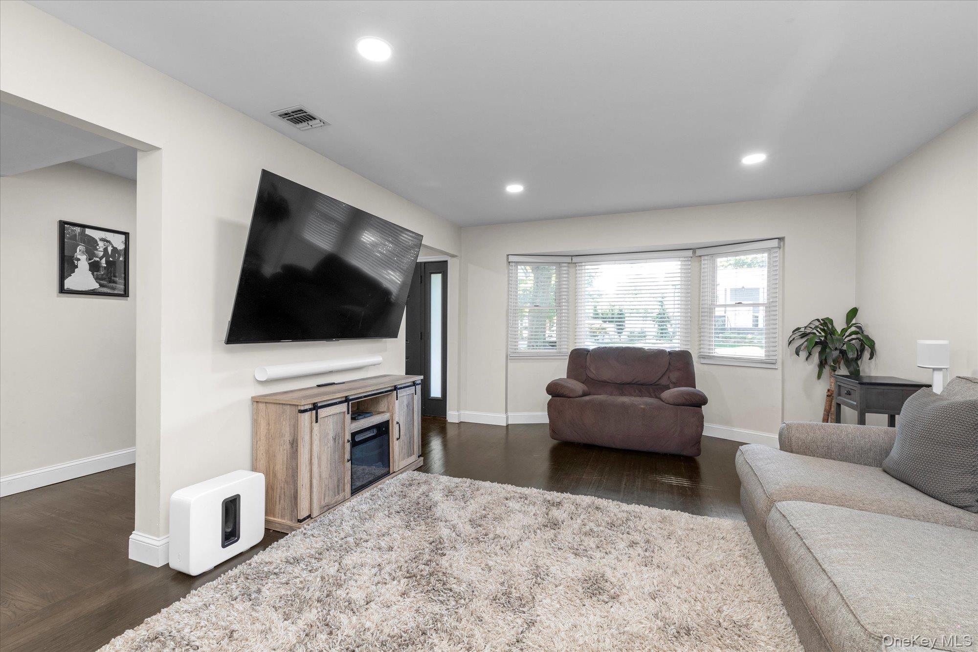 702 10th Avenue East Northport, NY 11731