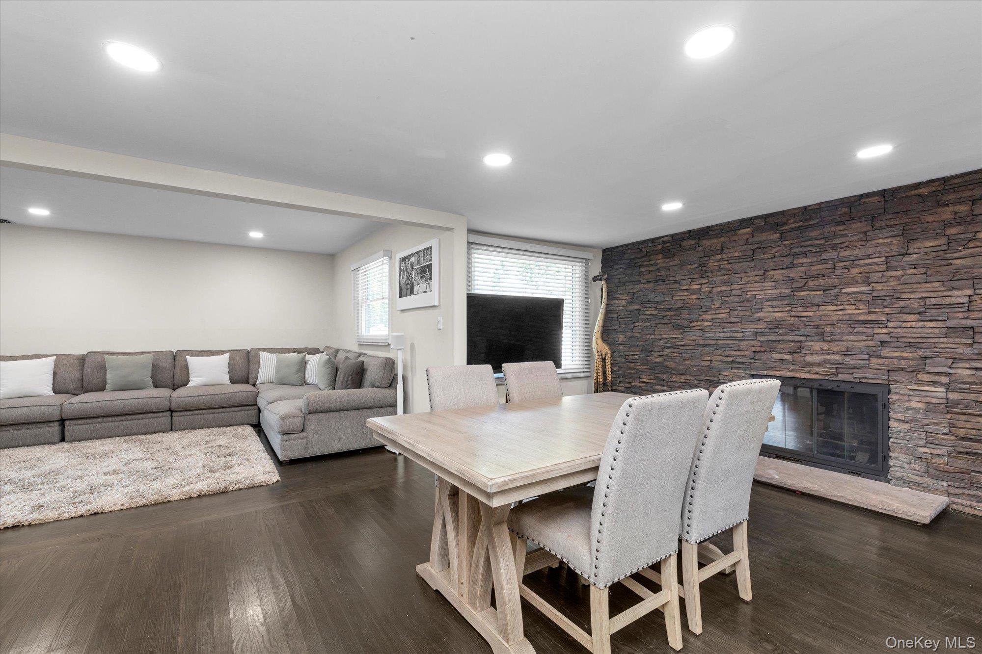 702 10th Avenue East Northport, NY 11731