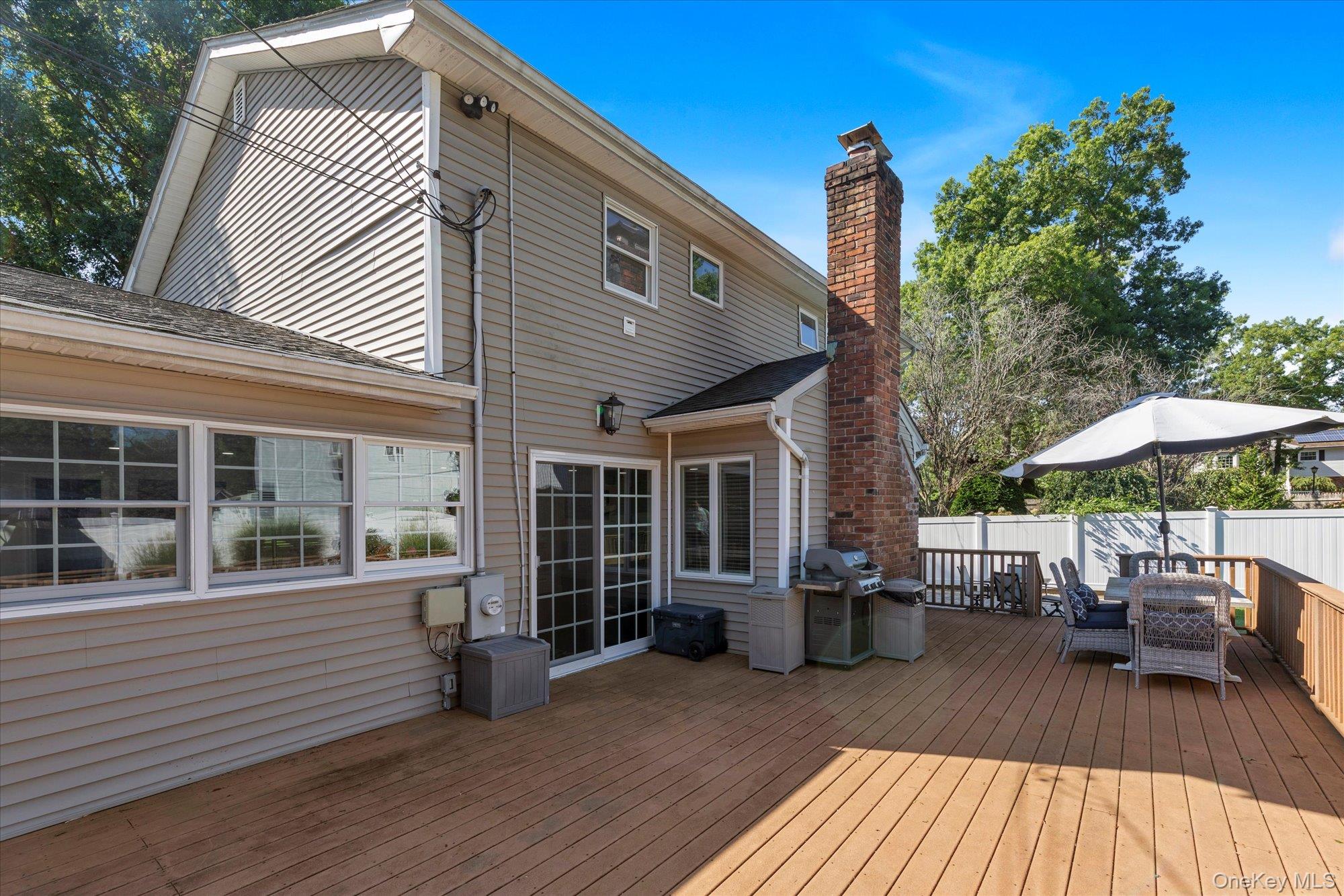 702 10th Avenue East Northport, NY 11731