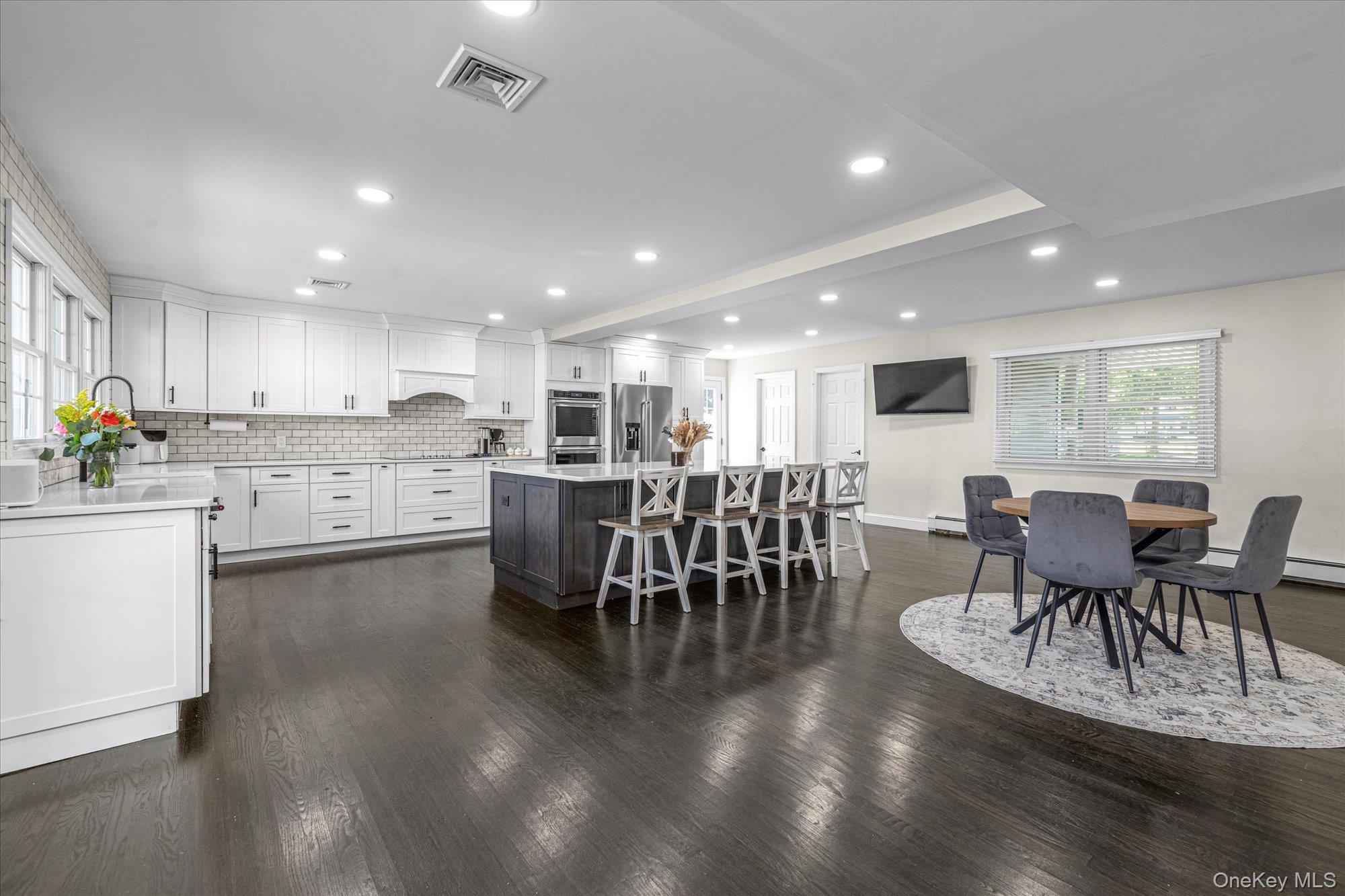 702 10th Avenue East Northport, NY 11731