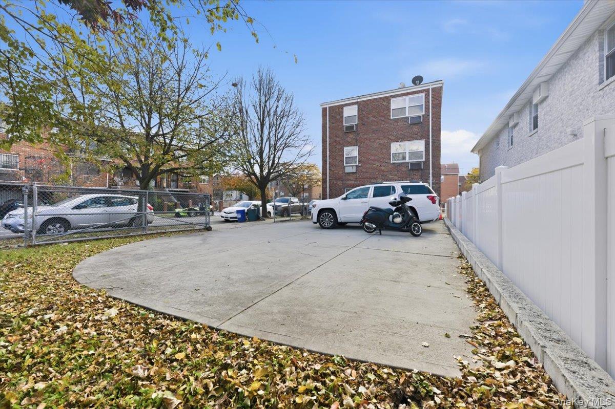 24-60 81st Street East Elmhurst East Elmhurst, NY 11370