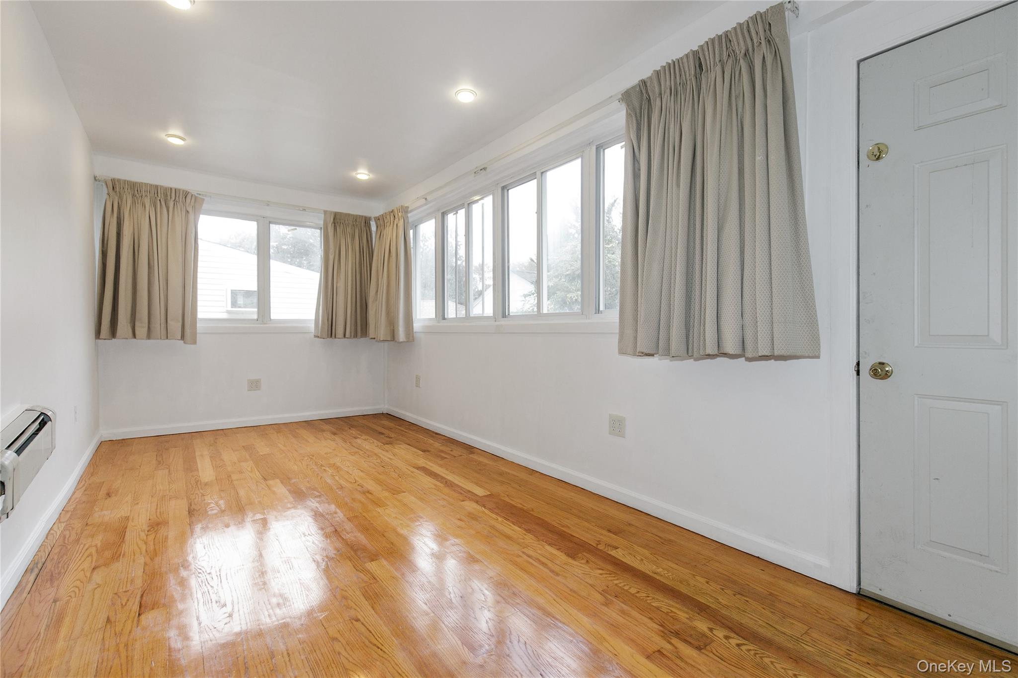 4623 Arcadia Lane Great Neck Great Neck, NY 11020