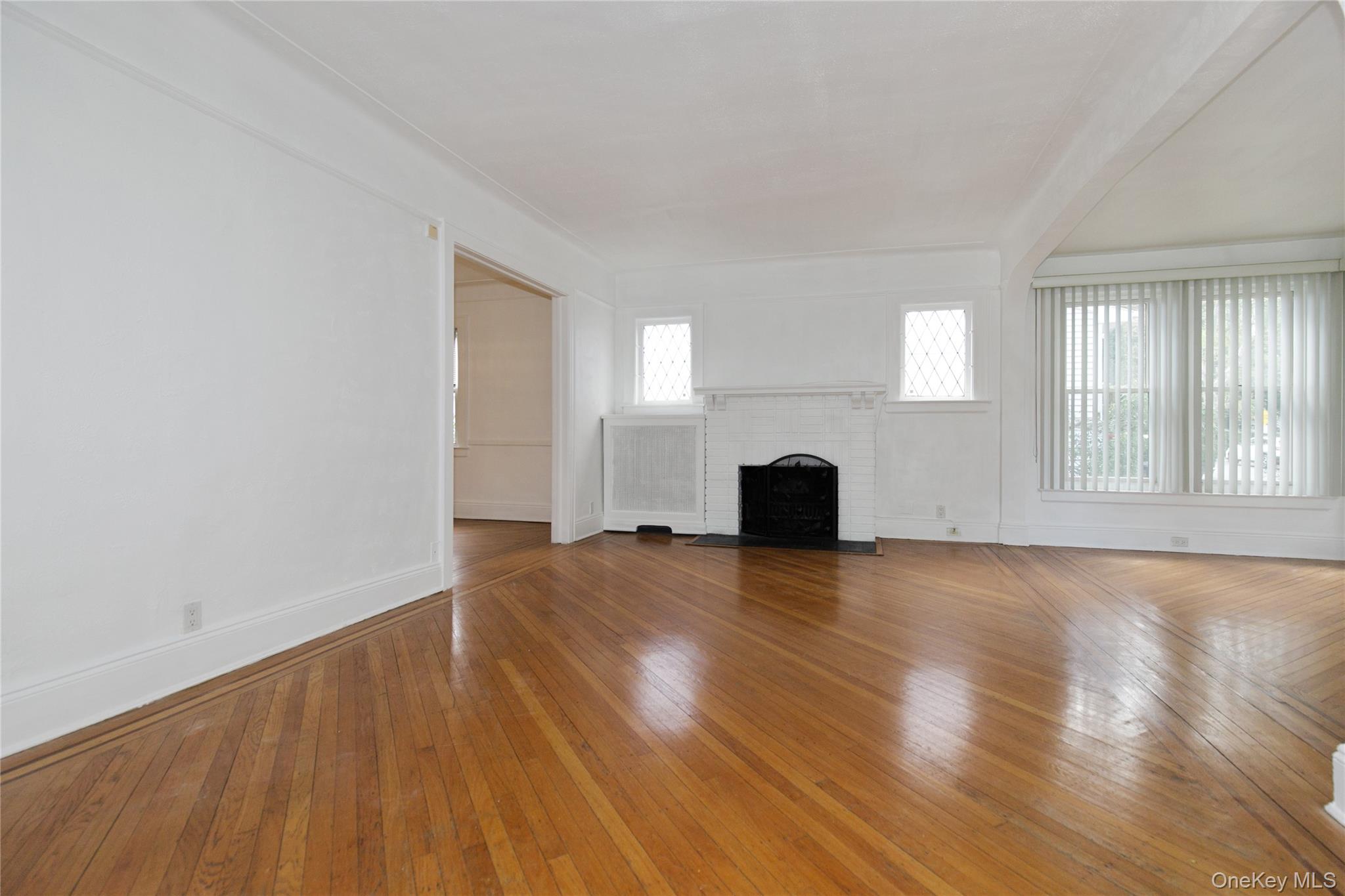 4623 Arcadia Lane Great Neck Great Neck, NY 11020