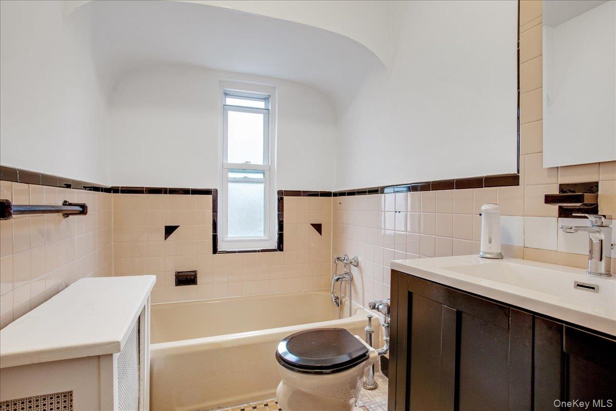 6409 78th Street Middle Village Middle Village, NY 11379