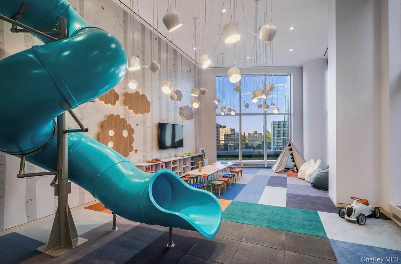 131-03 40th Road 18-E Flushing Flushing, NY 11354