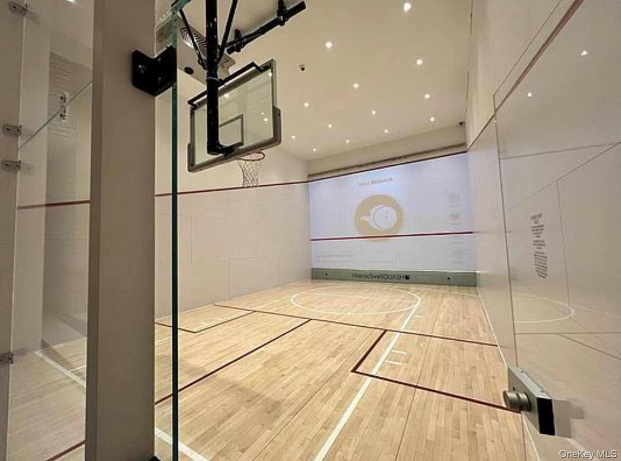 131-03 40th Road 18-E Flushing Flushing, NY 11354