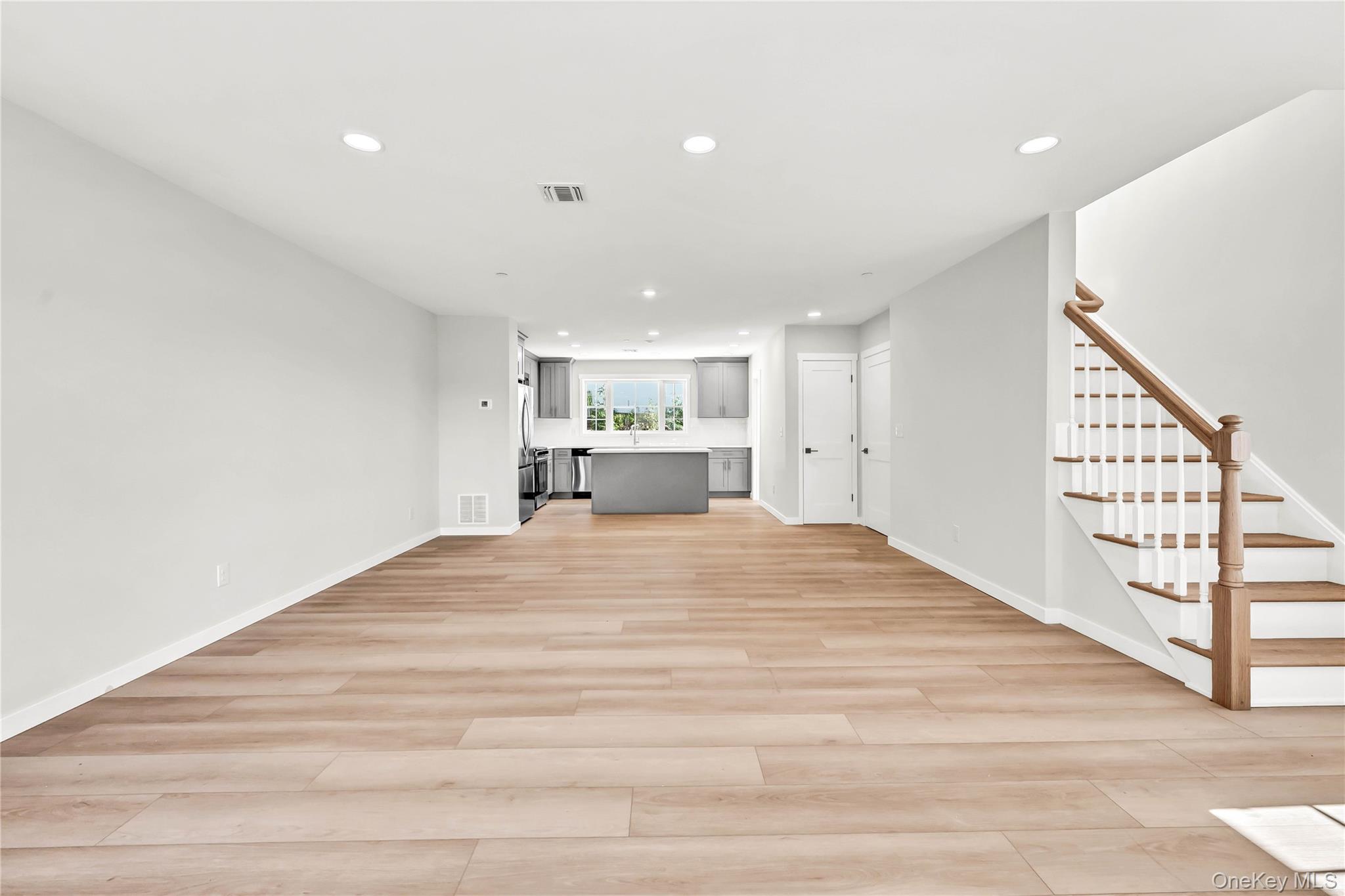 670 East Main Street Jefferson Valley, NY 10535