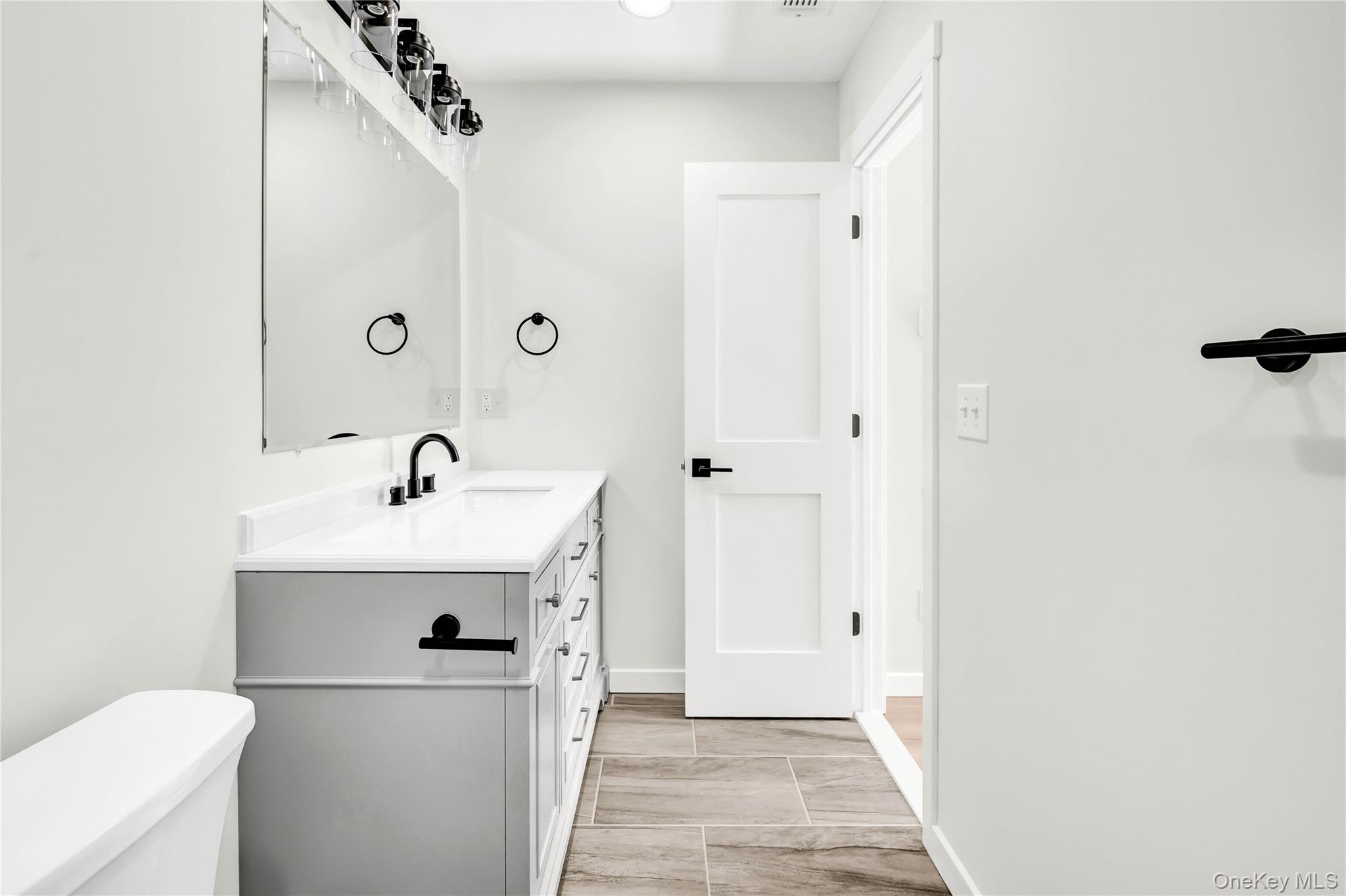 670 East Main Street Jefferson Valley, NY 10535