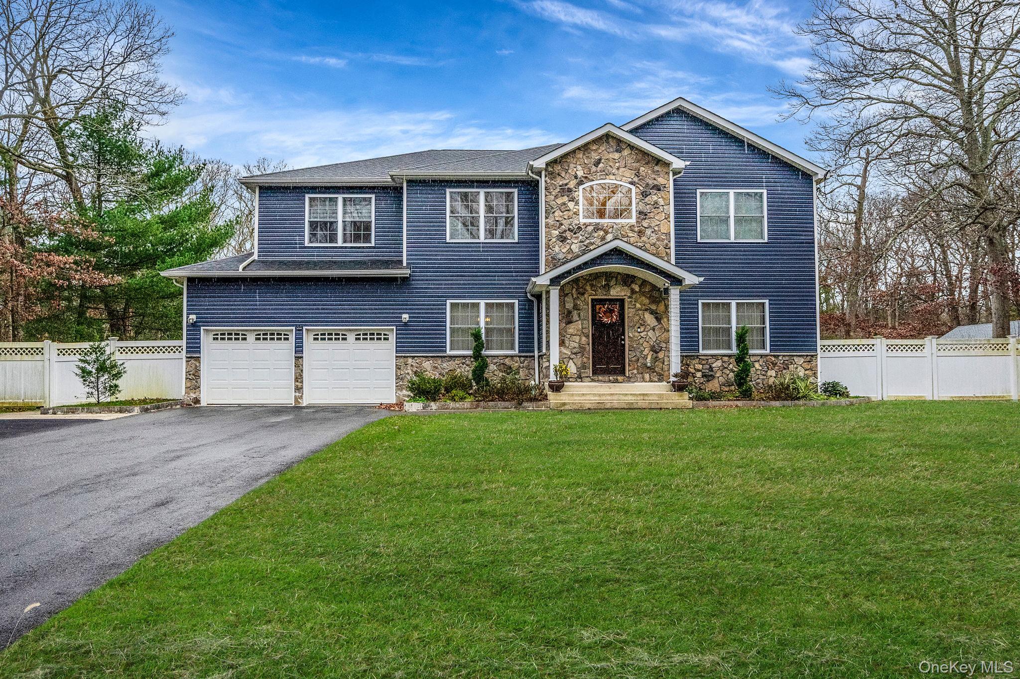 152 Wood Centereach Centereach, NY 11720