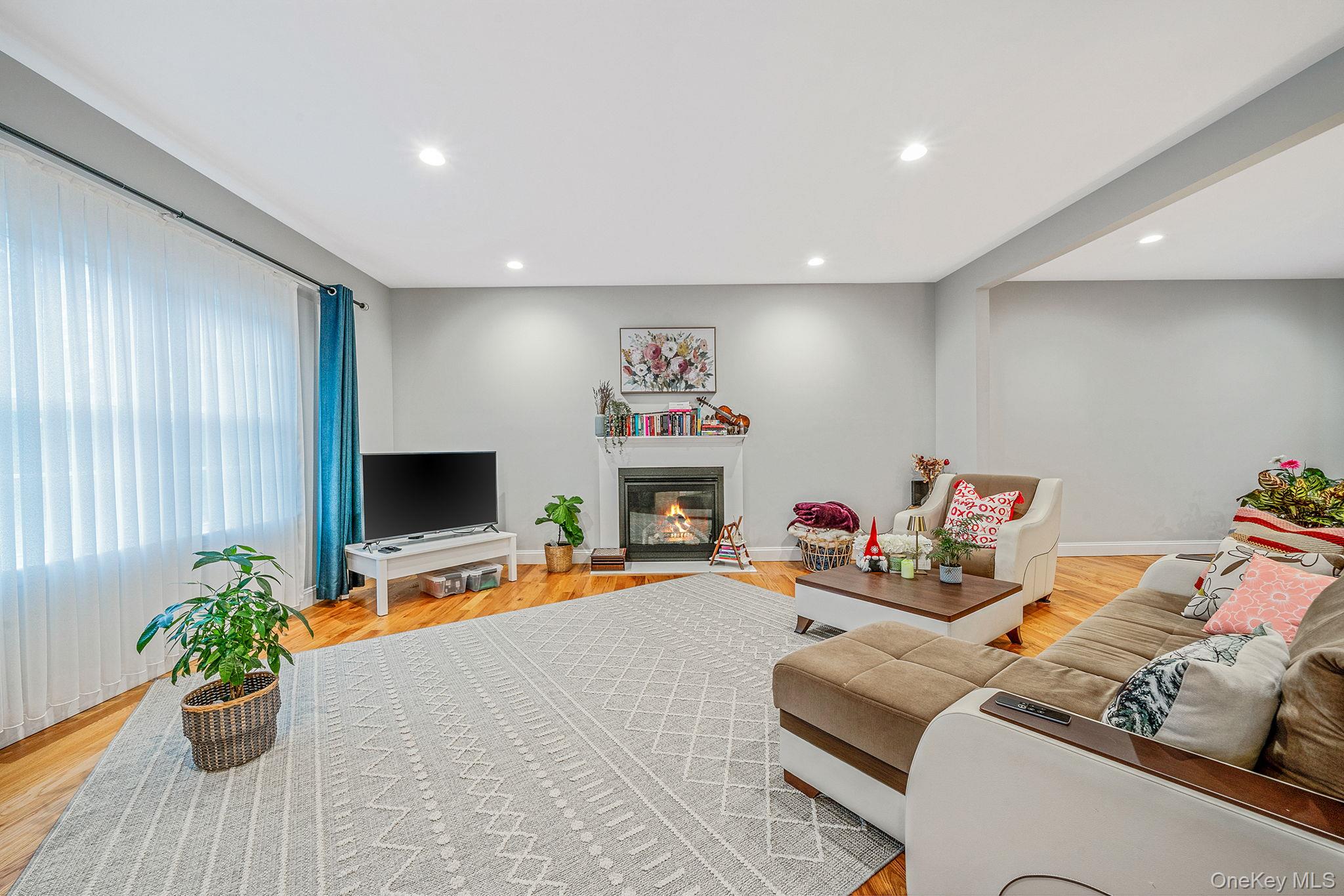 152 Wood Centereach Centereach, NY 11720