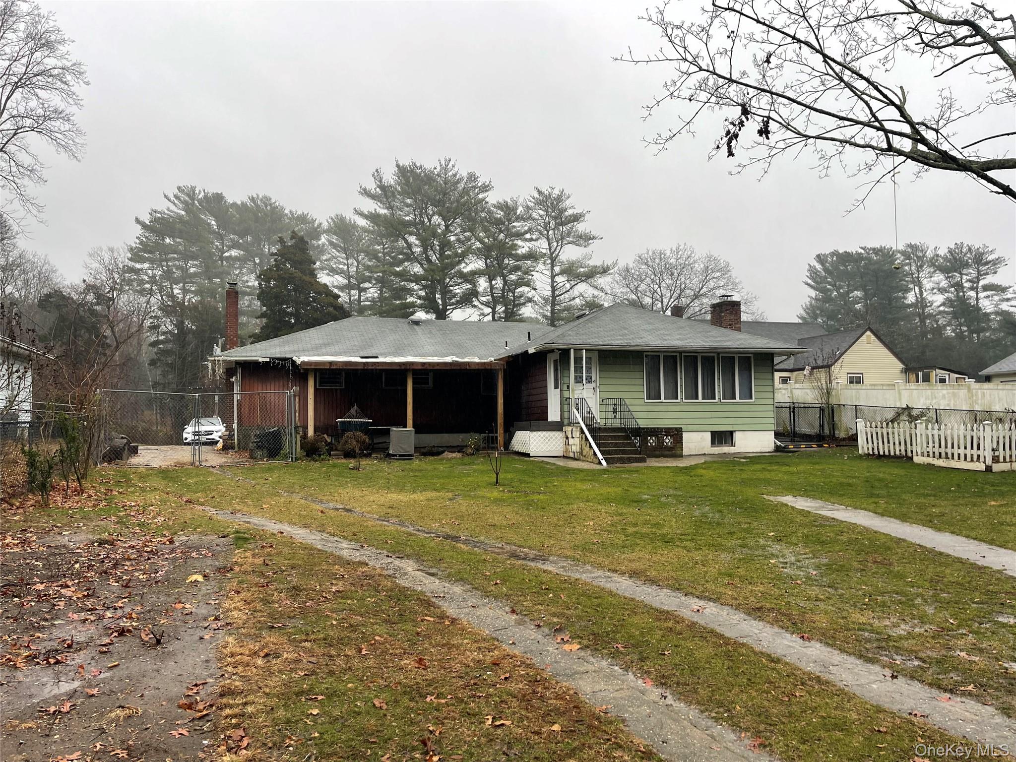 30 Oakcrest Avenue Middle Island Middle Island, NY 11953