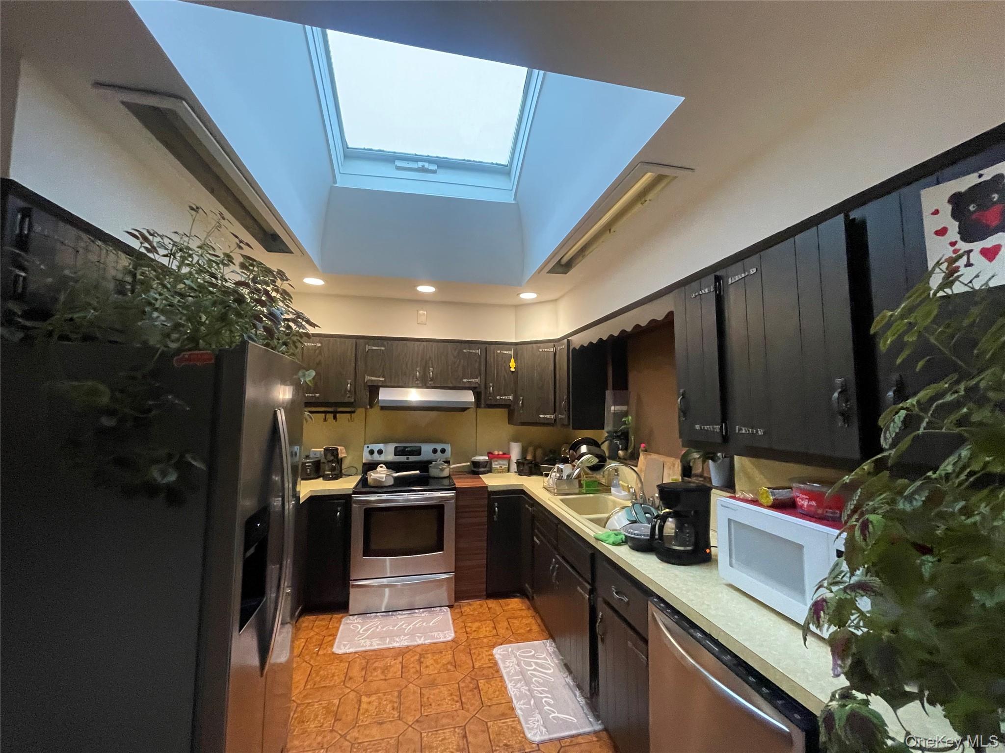 30 Oakcrest Avenue Middle Island Middle Island, NY 11953