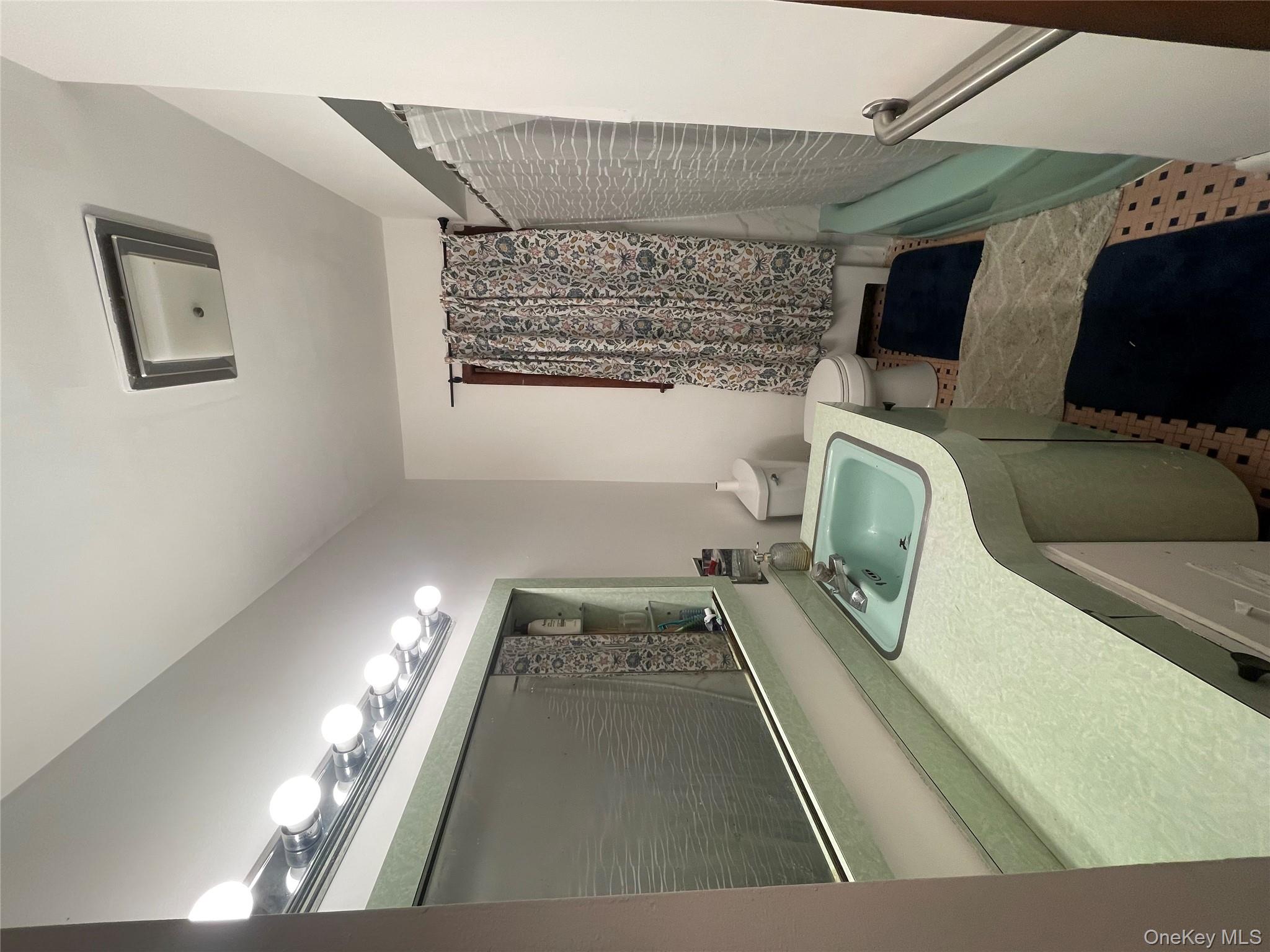 30 Oakcrest Avenue Middle Island Middle Island, NY 11953