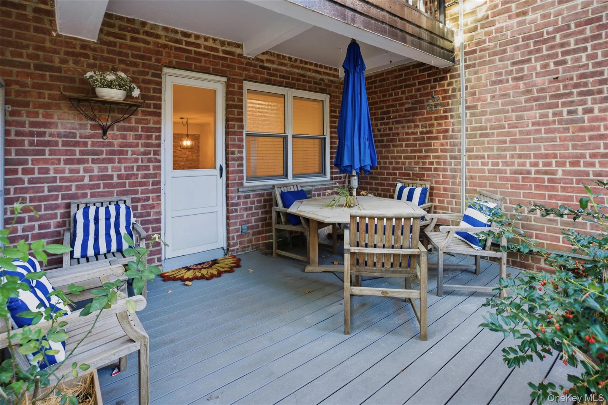 25 Chapel Place 1-B Great Neck Great Neck, NY 11021