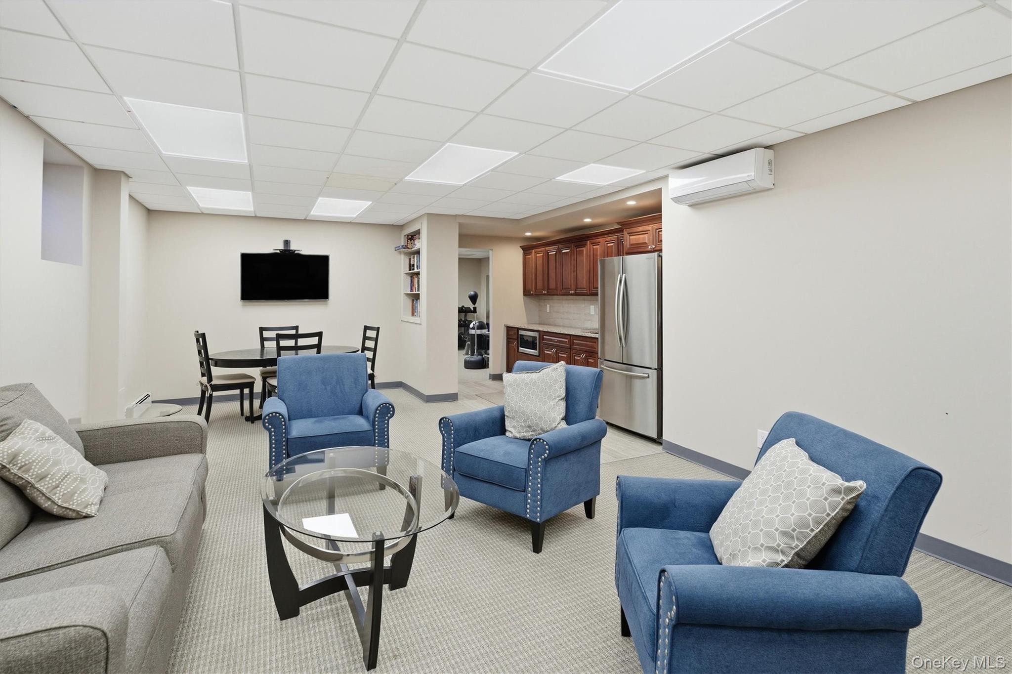 25 Chapel Place 1-B Great Neck Great Neck, NY 11021